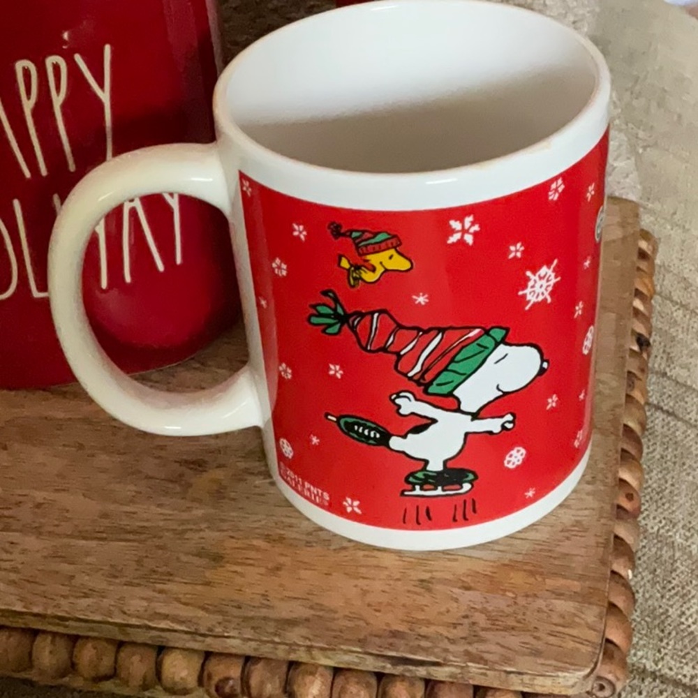 🌸3 for $18 🌸 Snoopy & Woodstock Christmas Seasons Greetings Coffee Mug, 2011 - Picture 2 of 9